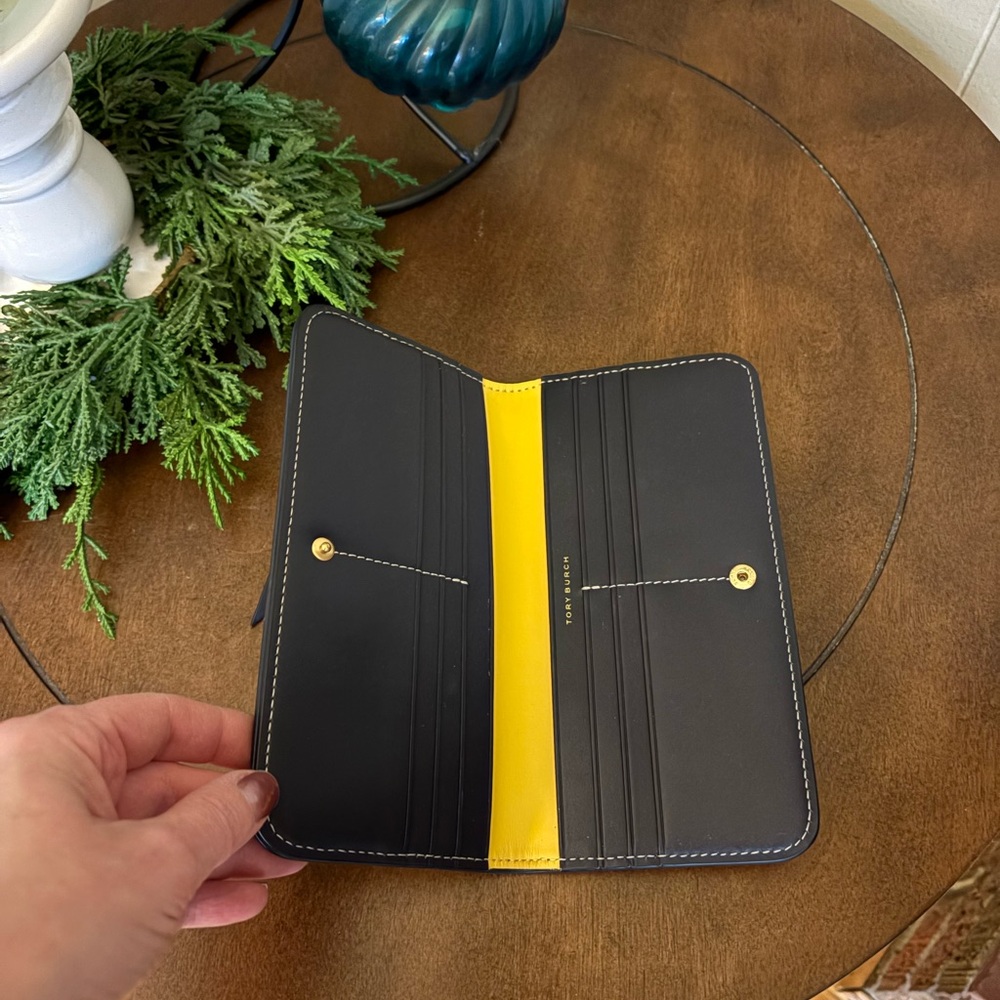 Tory Burch navy monogram wallet - Picture 3 of 4